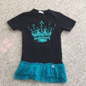 Crowned Free Black T-Shirt with Teal Crown and Tulle Ruffled Hem, girl small